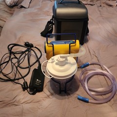 *Used * Laerdal Compact Suction Unit 4 *800mL* with Case