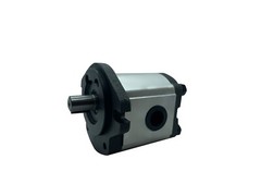 Hema Hydraulic Gear Motor 16.8cc (1.3 CID) SAE A-2 bolt 5/8″ Keyed Shaft