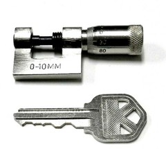 Mini Micrometer 10mm Small Micrometer Pocket Size Metric 0-10mm x 0.01mm
