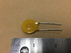(10 PCS) RFE JVR20N221K11PU5 VARISTOR ( 0N221K ) RoHS YES