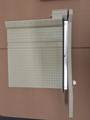 X-Acto Guillotine Paper Cutter – beige, measures in cm & inches, 12″ wide manual