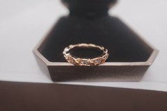 GIFT.Tlffany&co Narrow Ring in 18K Yellow Gold with Pavé Diamonds. USA Size 6