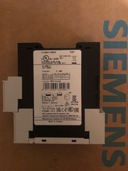 SIEMENS 3UG4632-1AW30 SIRIUS DIGITAL VOLTAGE MONITORING RELAY NEW!!!