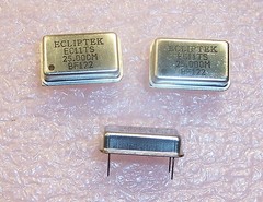QTY (10) 25MHz FULL SIZE OSCILLATORS HCMOS TTL 5V TRI-STATE EC11TS-25.000M