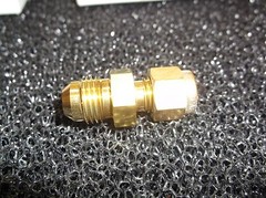 New PARKER 6-4 XHBZ-B-GR Flare Connector, 37°, 3/8 in, 4CXK7, (C39J)
