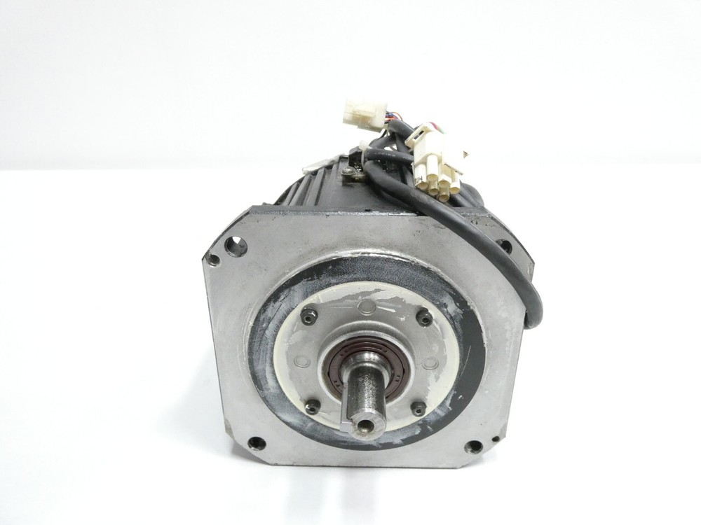 Yaskawa SGMDH-12A2A-YR13 Servo Motor 1150w 2000rpm 5.49nm 200v-ac