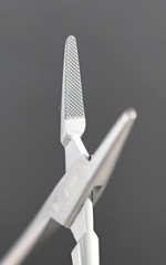 Aesculap BM065R Mayo-Hegar Needle Holder, Straight, Serr, TC 6″