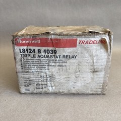 HONEYWELL L8124B1039 (MILLIVOTAGE) TRIPLE AQUASTAT RELAY