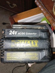 Dewalt DW0247 24V AC/DC Converter, 120V Input, 24V DC 23.5A Output