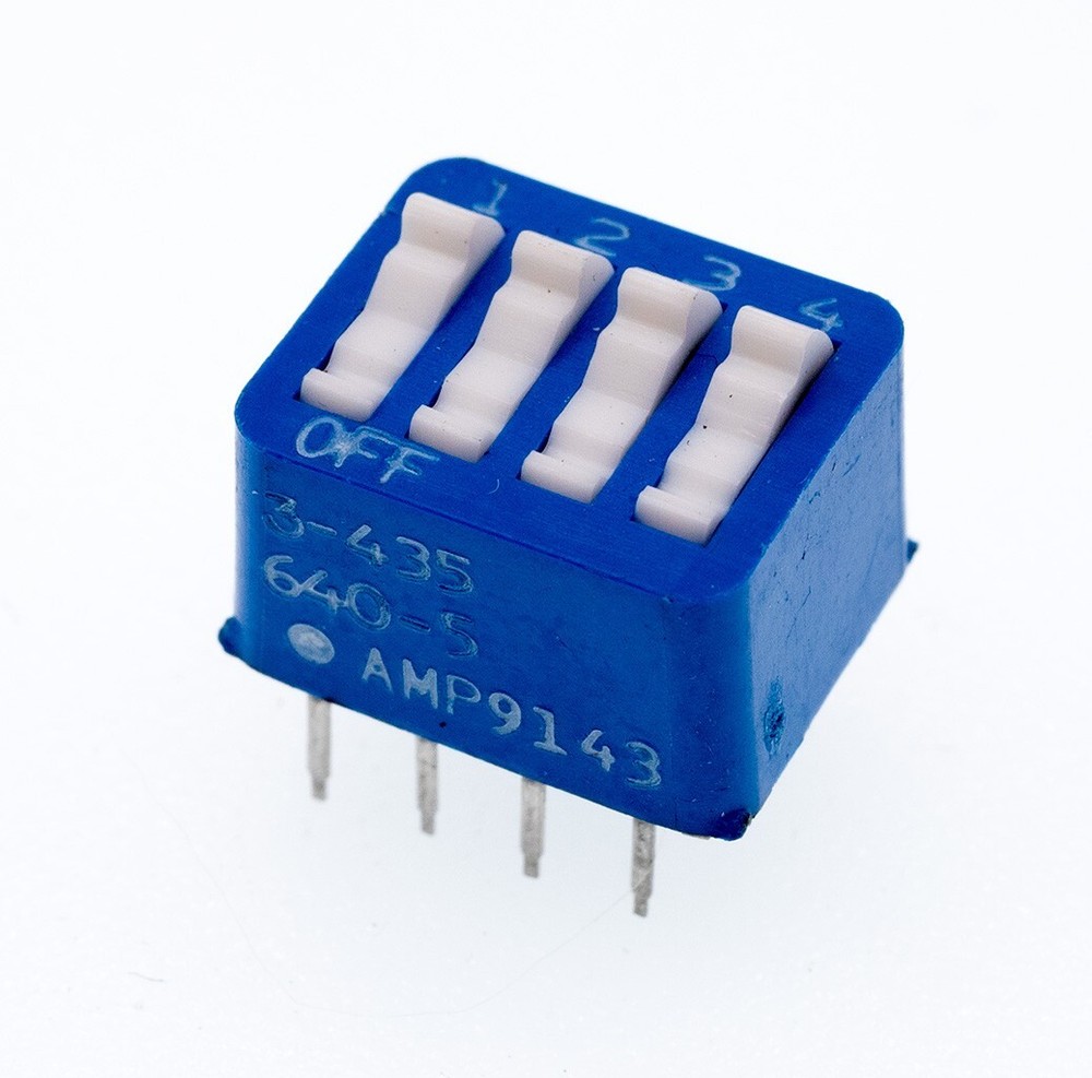 AMP 3-435640-5, 4 Position 8 Pin SPST Sealed Through-Hole DIP Switch, Lot of 5