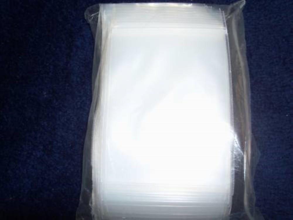 100 3.5″x5.5″ small reclosable zip bags 2mil