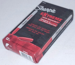 Box of 12 Sharpie eXtreme FADE RESISTANT Permanent Markers Fine Tip RED #1927433