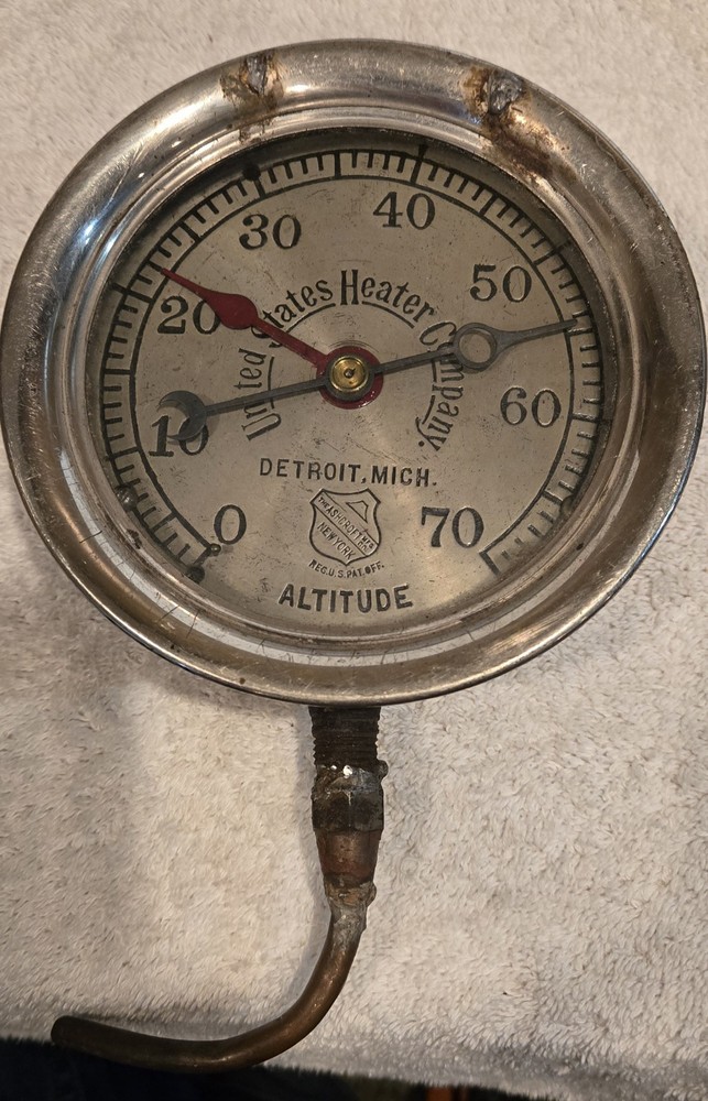 Vintage UnIted States Heater Company Altitude Meter Gauge 0-70 5″x2″