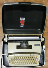 1971 SCM Coronamatic Super-12 electric portable typewriter w case, IB, WORKING