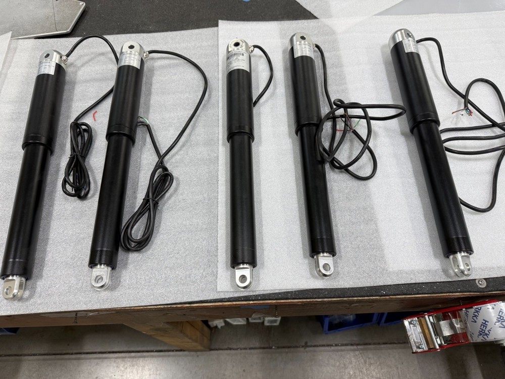 Progressive Automations waterproof linear actuator 400 lb.