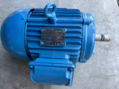 WEG 00518ET3E184T 5HP W22 Motor 1800RPM 184T Frame TEFC 460VAC Cast Iron NEW