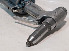 Unbranded 400862 Pneumatic Air-Hydraulic Pop Rivet Gun, As Shown In Pictures
