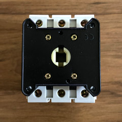 Telemecanique V4 80A 3 Pole Isolated Load Break Switch
